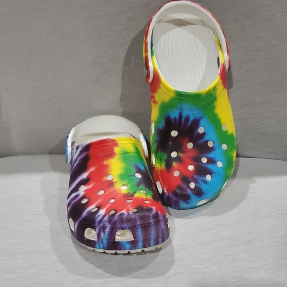 CROCS Classic Vibrant Tie-Dye Clogs - Picture 1 of 10